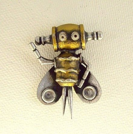 Whirrr click buzzzz robot bee